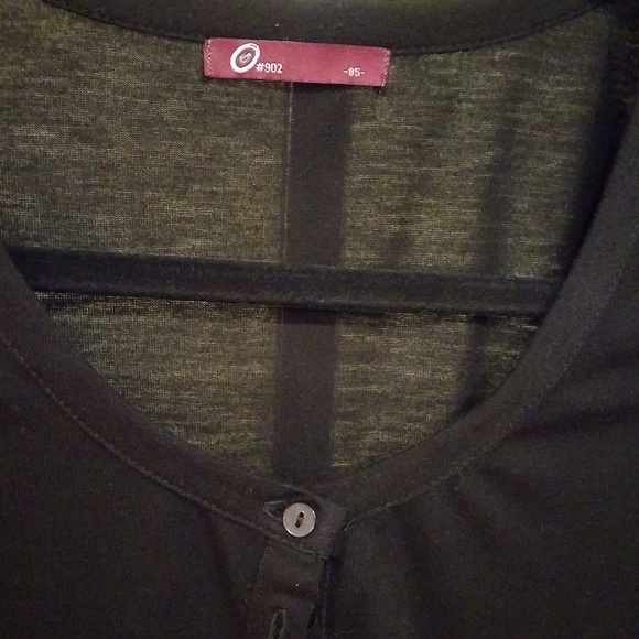 CLOTHING - Picture 2 of 5